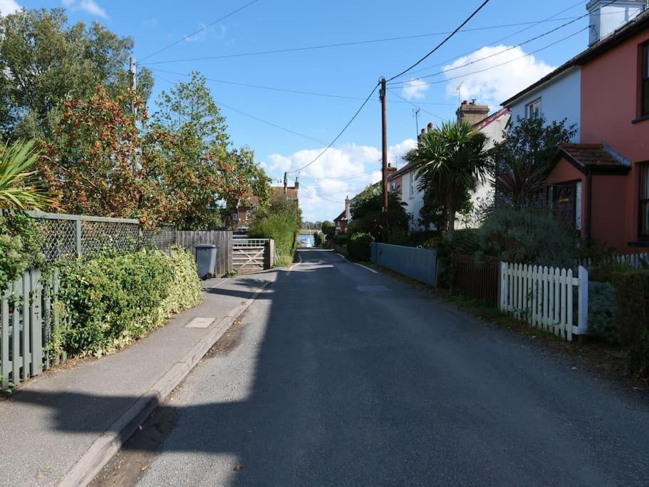 Rockhopper Cottage, Waldringfield Woodbridge Exterior photo
